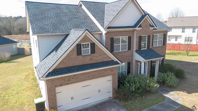 114 Meadows Walk Drive, Byron, GA 31008