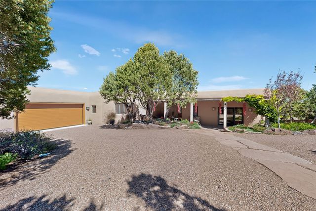 15 Vista La Esperanza, Santa Fe, NM 87506