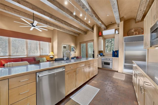15 Vista La Esperanza, Santa Fe, NM 87506