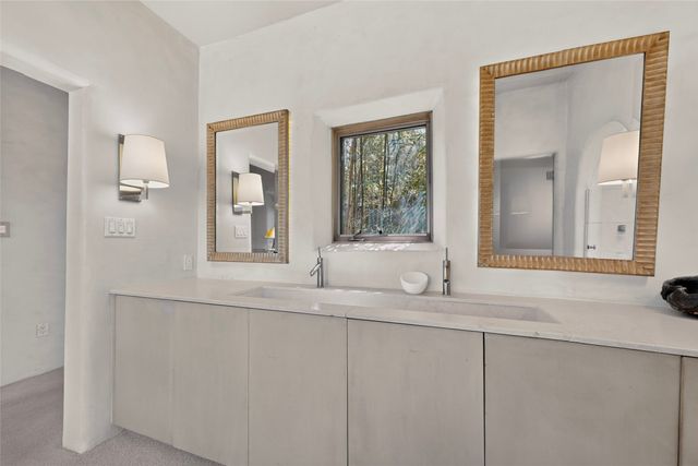 15 Vista La Esperanza, Santa Fe, NM 87506