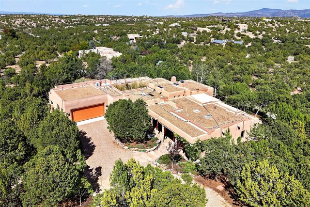 15 Vista La Esperanza, Santa Fe, NM 87506