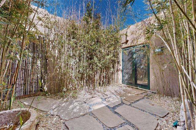 15 Vista La Esperanza, Santa Fe, NM 87506