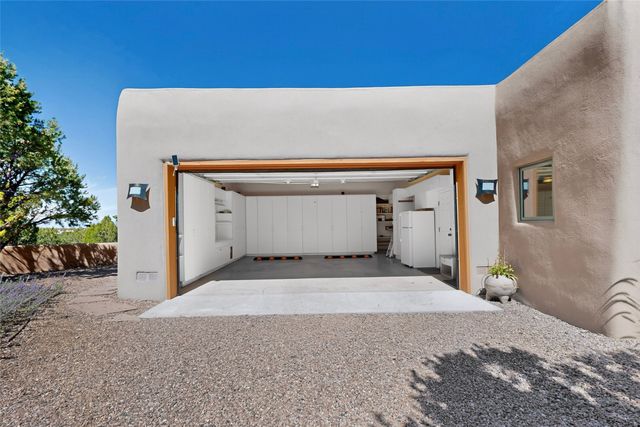 15 Vista La Esperanza, Santa Fe, NM 87506