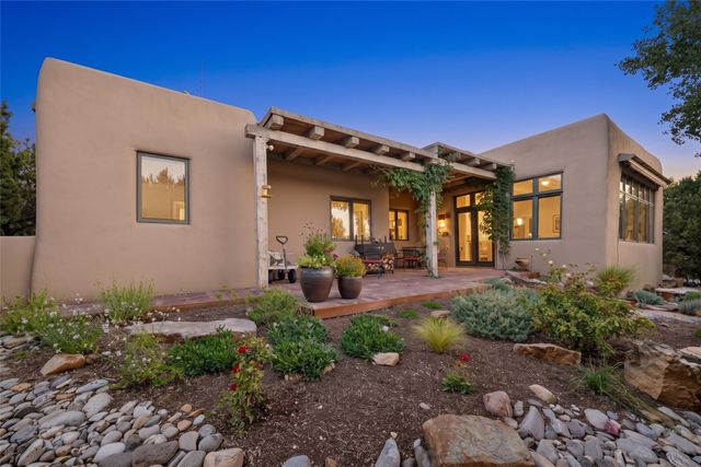 15 Vista La Esperanza, Santa Fe, NM 87506