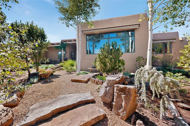 15 Vista La Esperanza, Santa Fe, NM 87506