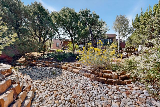 15 Vista La Esperanza, Santa Fe, NM 87506
