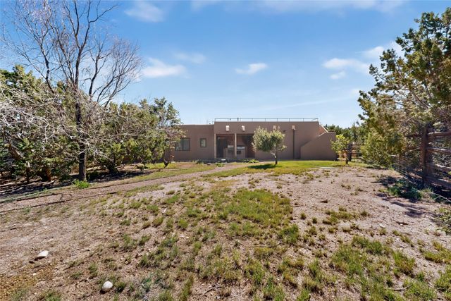 15 Vista La Esperanza, Santa Fe, NM 87506