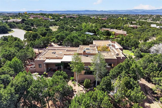 15 Vista La Esperanza, Santa Fe, NM 87506