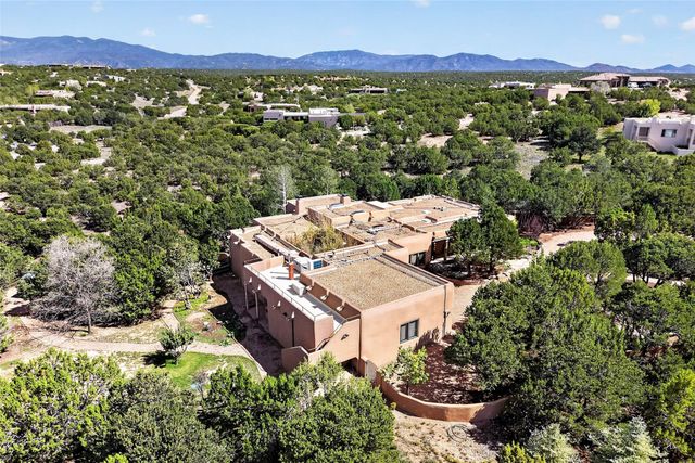 15 Vista La Esperanza, Santa Fe, NM 87506