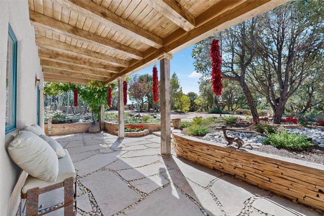 15 Vista La Esperanza, Santa Fe, NM 87506