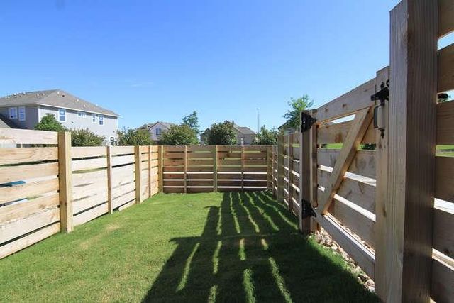 718 Tinton Falls LN, Pflugerville, TX 78660