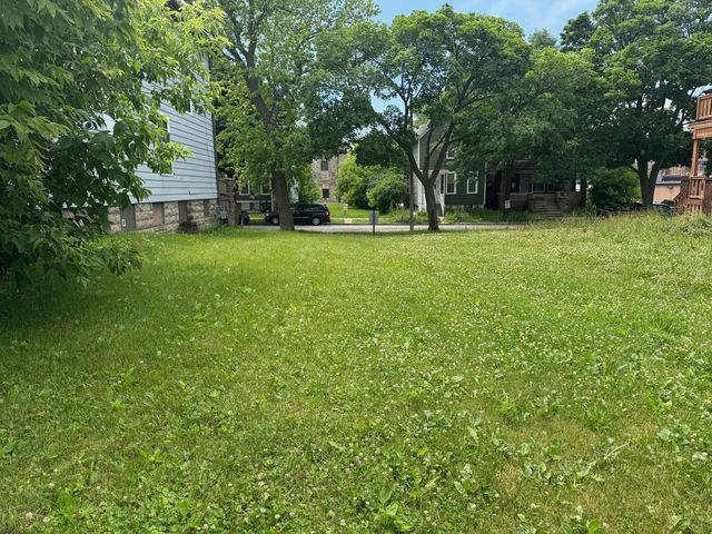 424 N 29TH STREET, Milwaukee, WI 53208