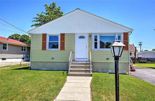 9 Custer Avenue, Johnston, RI 02919
