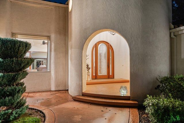 6681 Riverside Drive, Redding, CA 96001