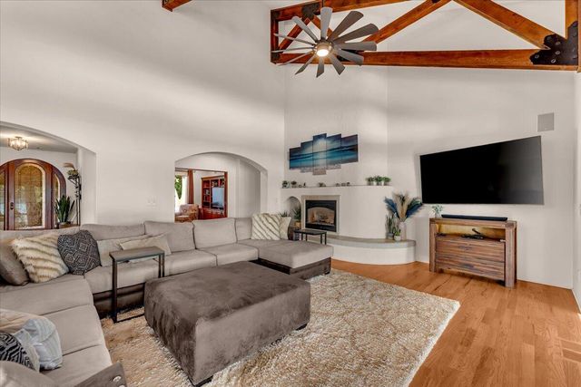 6681 Riverside Drive, Redding, CA 96001