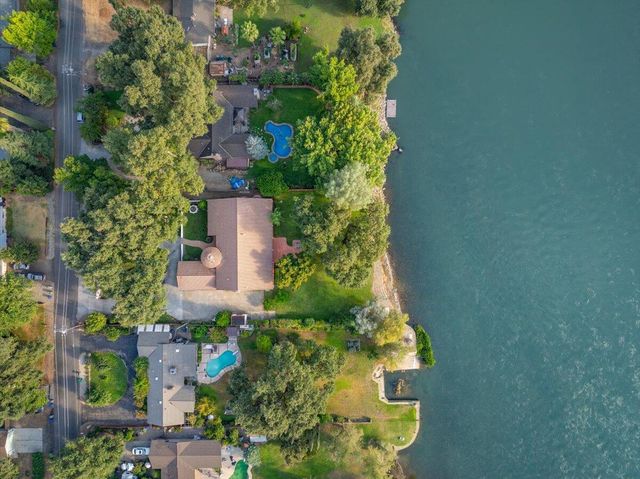 6681 Riverside Drive, Redding, CA 96001