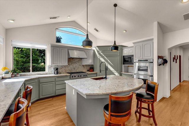 6681 Riverside Drive, Redding, CA 96001