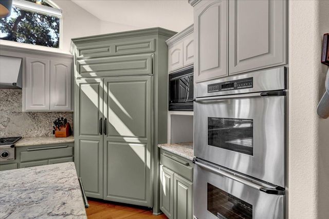 6681 Riverside Drive, Redding, CA 96001