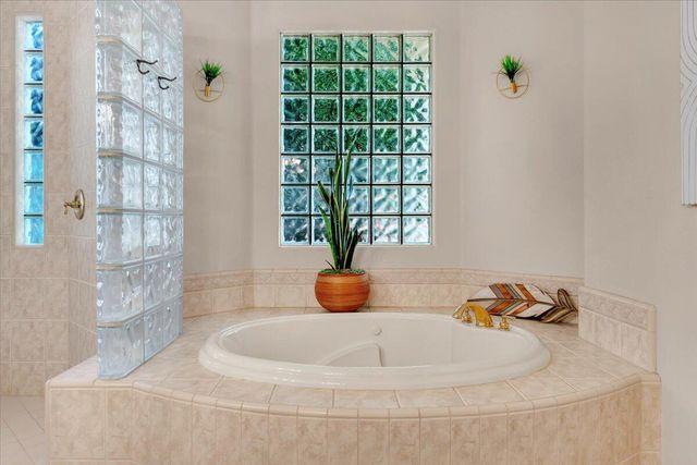 6681 Riverside Drive, Redding, CA 96001