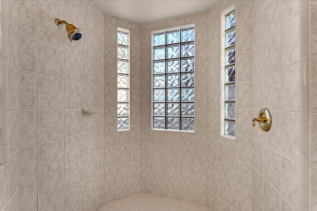 6681 Riverside Drive, Redding, CA 96001