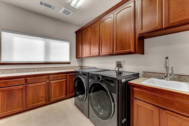 6681 Riverside Drive, Redding, CA 96001