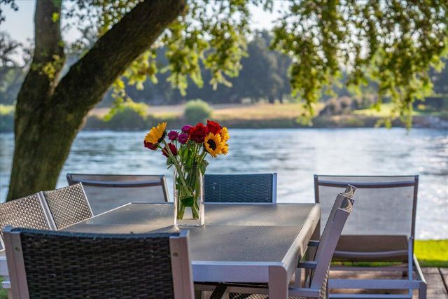 6681 Riverside Drive, Redding, CA 96001