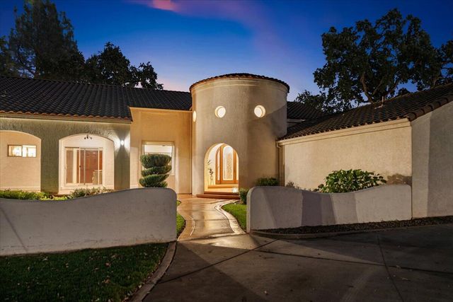 6681 Riverside Drive, Redding, CA 96001