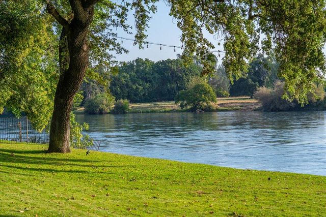 6681 Riverside Drive, Redding, CA 96001