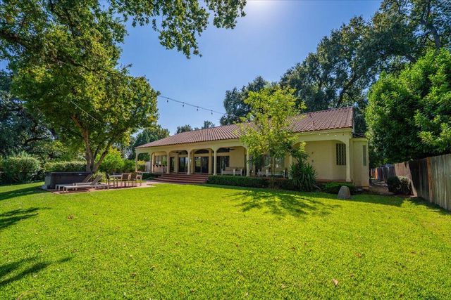 6681 Riverside Drive, Redding, CA 96001