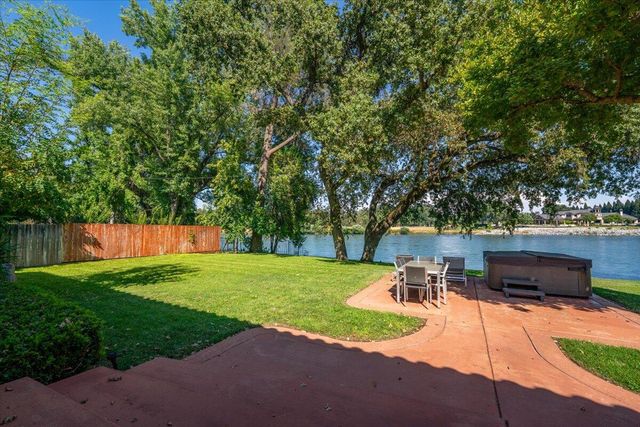 6681 Riverside Drive, Redding, CA 96001