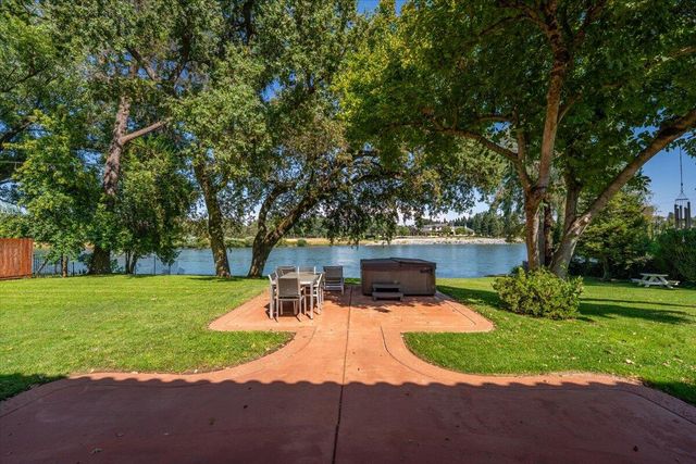 6681 Riverside Drive, Redding, CA 96001