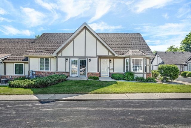 1820 Willow Circle Drive 1820, Crest Hill, IL 60403