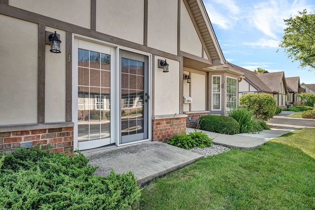 1820 Willow Circle Drive 1820, Crest Hill, IL 60403
