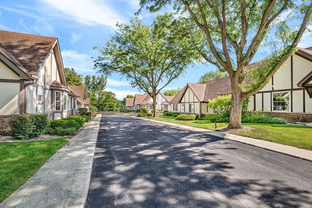 1820 Willow Circle Drive 1820, Crest Hill, IL 60403