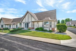 1820 Willow Circle Drive 1820, Crest Hill, IL 60403