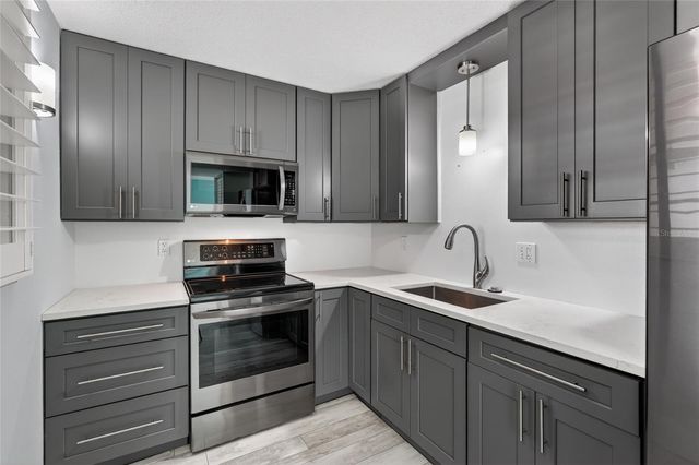 7465 BAY ISLAND DRIVE S 217, South Pasadena, FL 33707