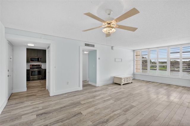 7465 BAY ISLAND DRIVE S 217, South Pasadena, FL 33707