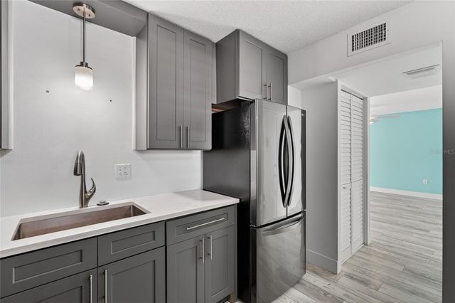 7465 BAY ISLAND DRIVE S 217, South Pasadena, FL 33707