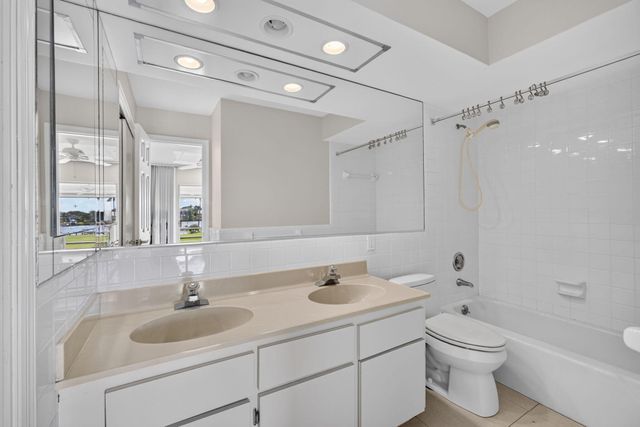 478 Tequesta Drive 204, Tequesta, FL 33469