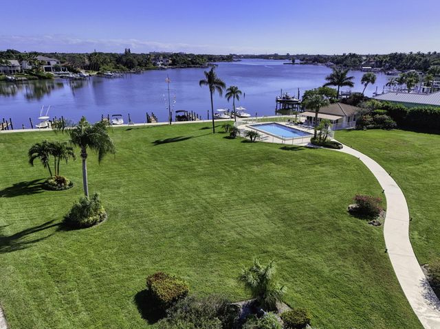 478 Tequesta Drive 204, Tequesta, FL 33469
