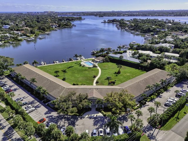478 Tequesta Drive 204, Tequesta, FL 33469
