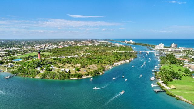 478 Tequesta Drive 204, Tequesta, FL 33469