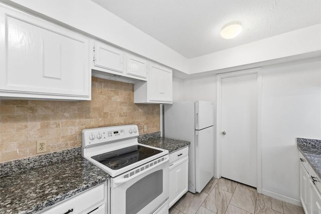 78 W Park West Drive, Houston, TX 77072