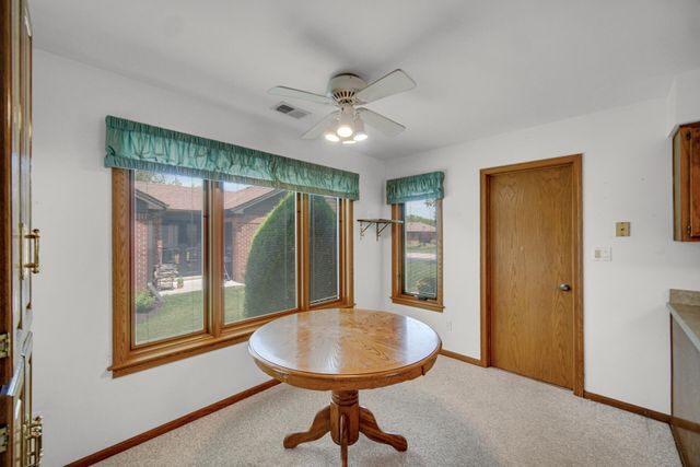 32 Gleneagles Drive, Schererville, IN 46375