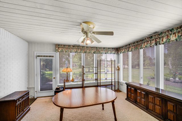 32 Gleneagles Drive, Schererville, IN 46375