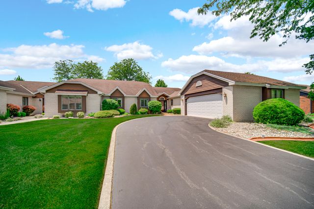 32 Gleneagles Drive, Schererville, IN 46375