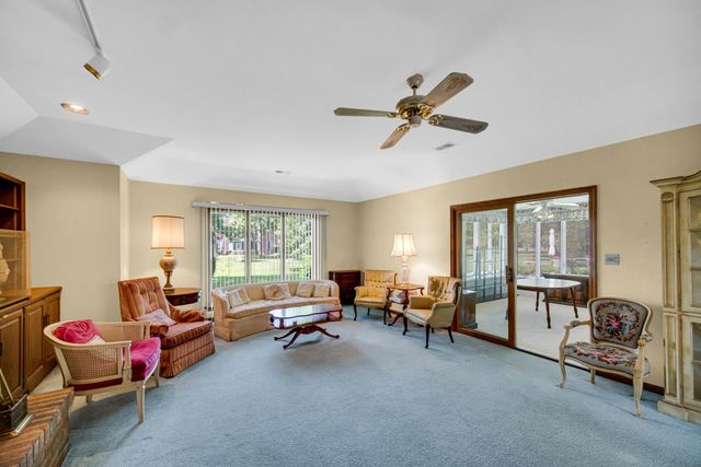 32 Gleneagles Drive, Schererville, IN 46375