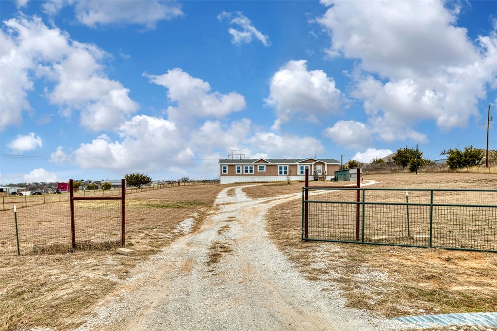 174 Denton Heights Lane, Weatherford, TX 76085 — exterior