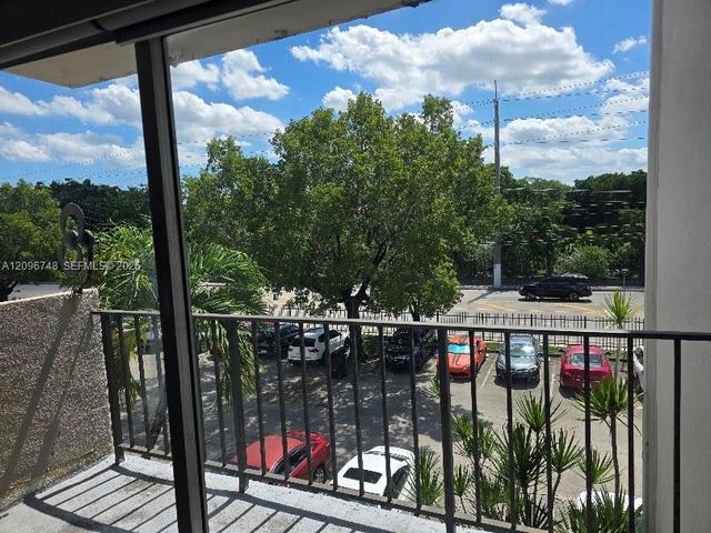 5505 NW 7th Street W315, Miami, FL 33126