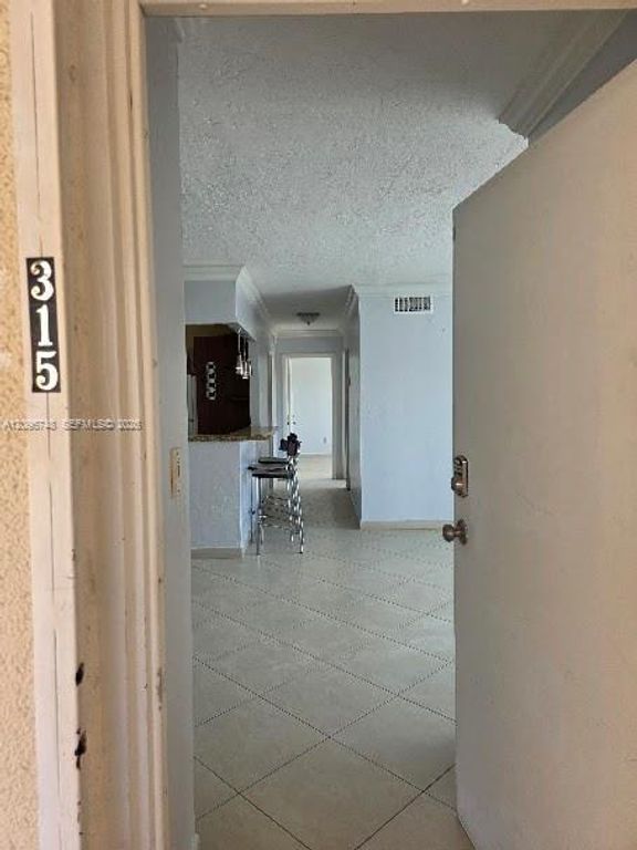 5505 NW 7th Street W315, Miami, FL 33126